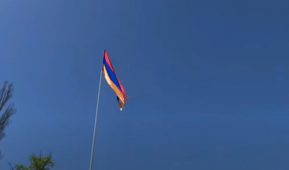 В Горисе установили флаг Арцаха (видео)